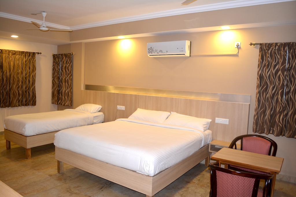 Hotel Royal Opera Bengaluru Pokój zdjęcie