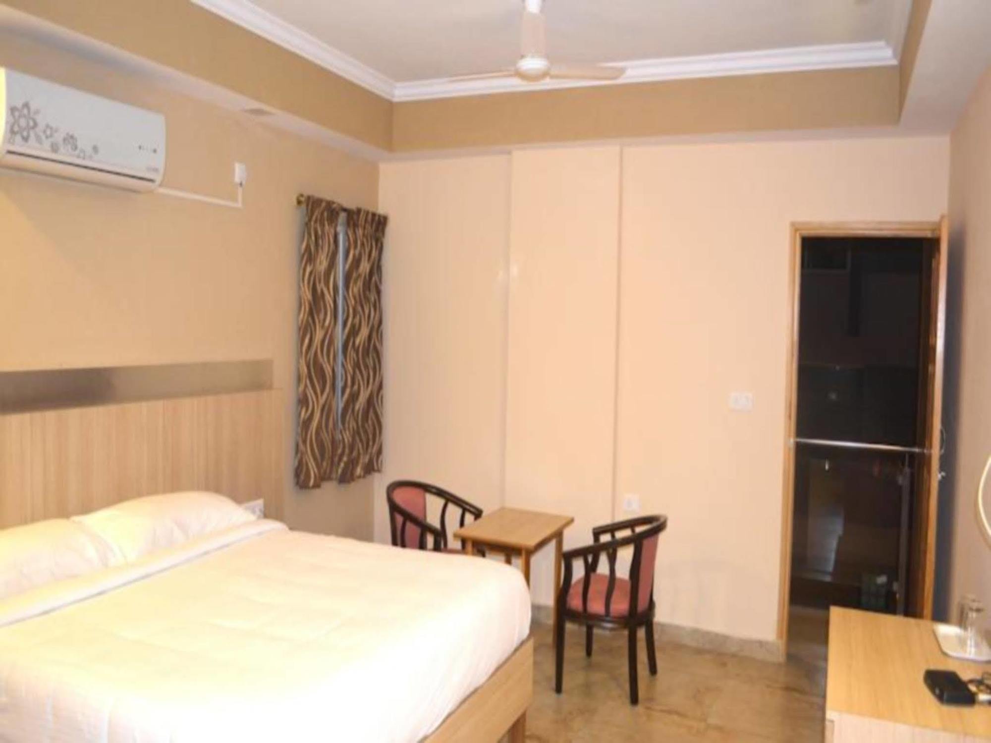 Hotel Royal Opera Bengaluru Zewnętrze zdjęcie
